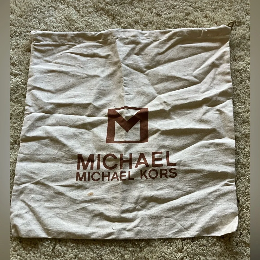 Michael Kors Classic Women’s Cream Dust Bag